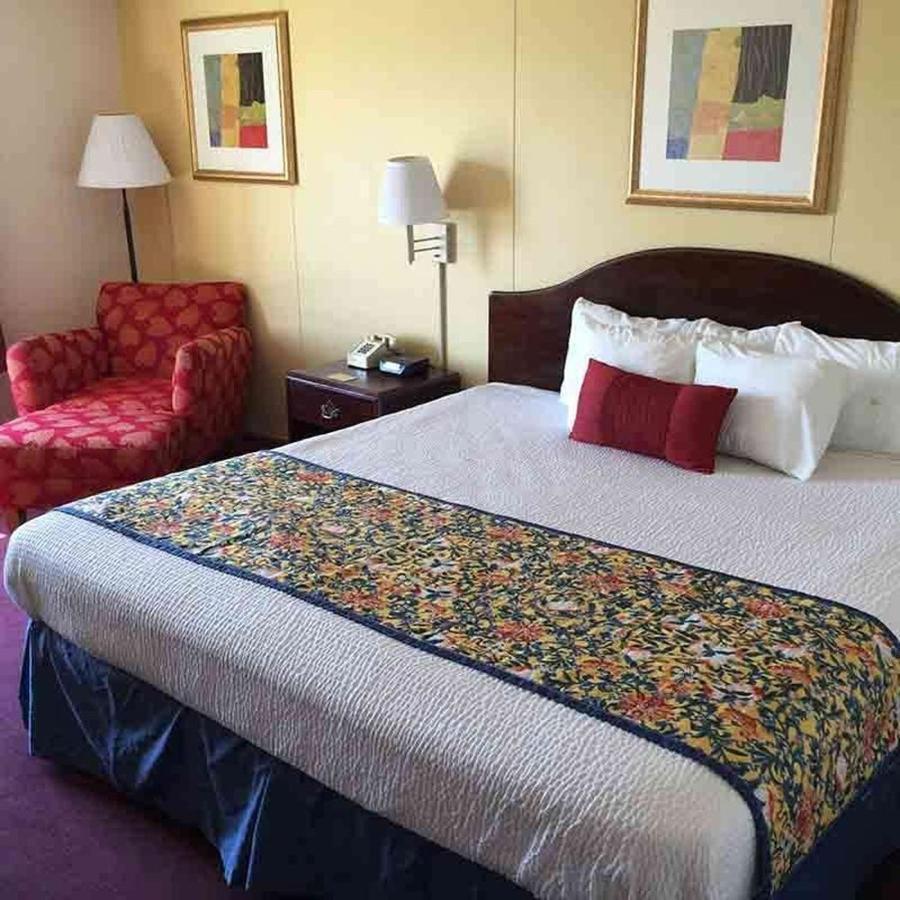Astoria Hotel Danville West Extérieur photo