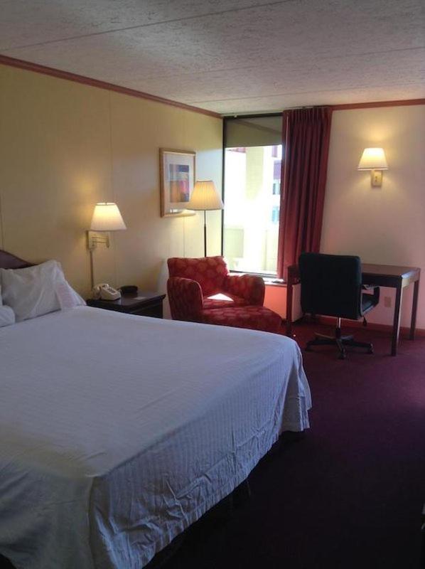 Astoria Hotel Danville West Extérieur photo