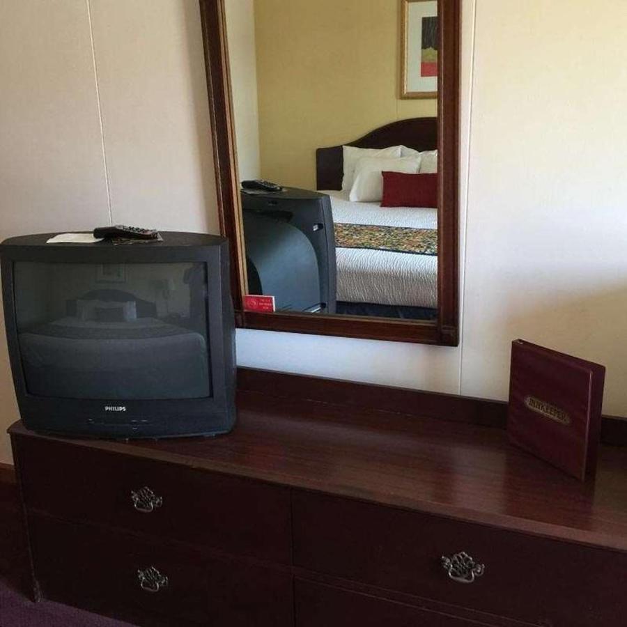 Astoria Hotel Danville West Extérieur photo