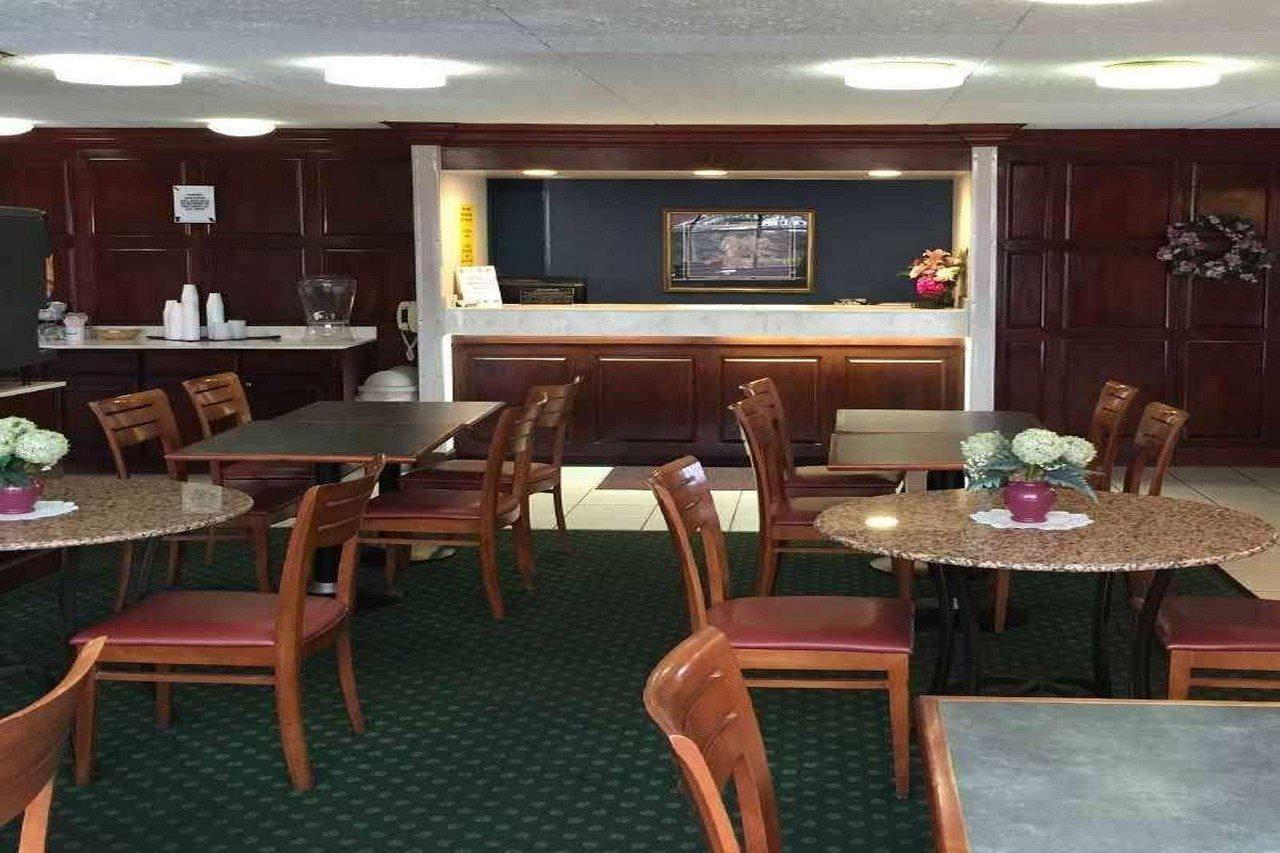 Astoria Hotel Danville West Extérieur photo