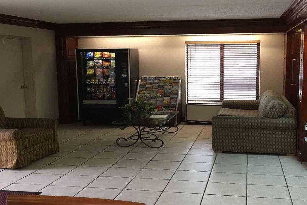 Astoria Hotel Danville West Extérieur photo