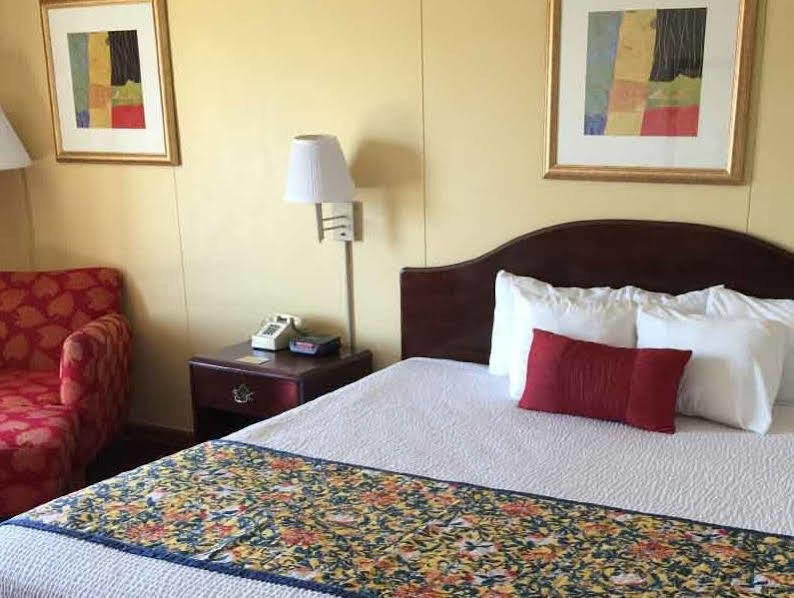 Astoria Hotel Danville West Extérieur photo