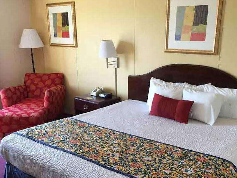 Astoria Hotel Danville West Extérieur photo